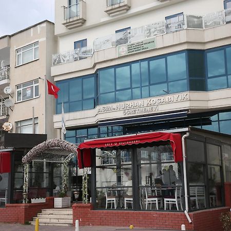 Asim Ve Nurhan Kocabiyik Oegretmenevi Istanbul Luaran gambar